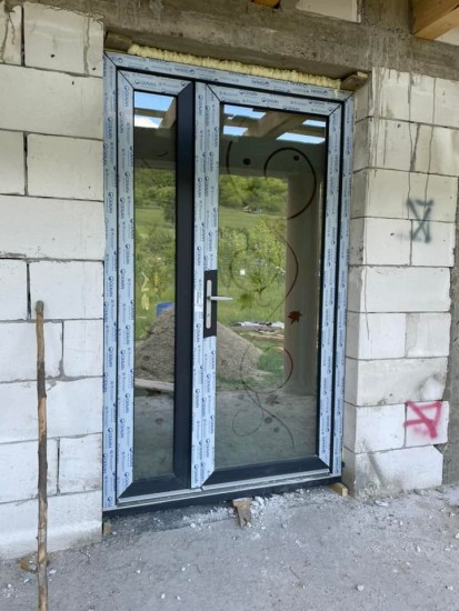 usa-intrare-7 Usi de exterior din PVC pentru case, vile, pensiuni