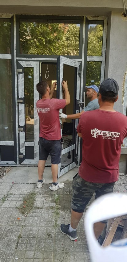 usa-intrare-11 Usi de exterior din PVC pentru case, vile, pensiuni