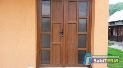 Usi de exterior din PVC  1 Usi de exterior din PVC pentru case, vile, pensiuni