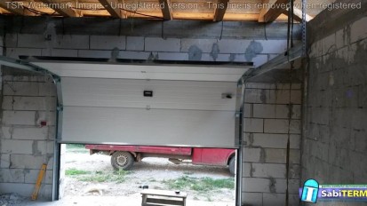 Usi de garaj sectionale Usi de garaj sectionale industriale pentru depozite, fabrici, hale
