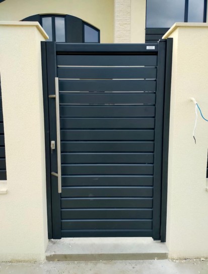 Poarta din aluminiu Porti si garduri din aluminiu pentru imprejmuri exterioare