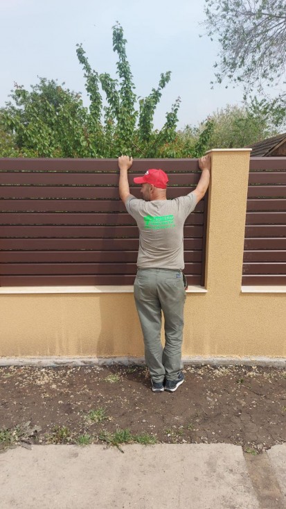 Gard din aluminiu Porti si garduri din aluminiu pentru imprejmuri exterioare