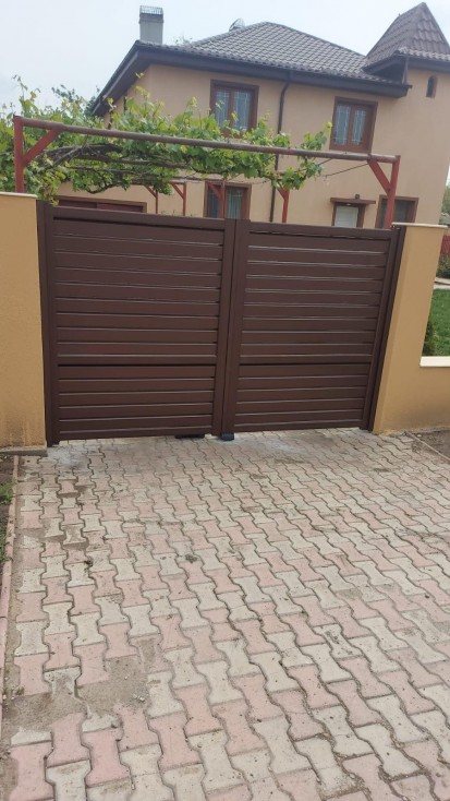 Porti din aluminiu Porti si garduri din aluminiu pentru imprejmuri exterioare