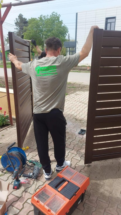 Poarta din aluminiu Porti si garduri din aluminiu pentru imprejmuri exterioare