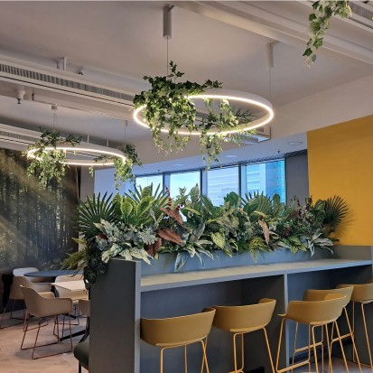 Amenajari spatii de birouri cu plante artificiale Amenajari spatii de birouri cu plante artificiale