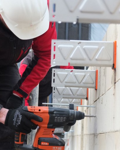 Consola de inox pentru fatade ventilate CROSSFIX Crossfix&reg; Consola de inox pentru fatade ventilate