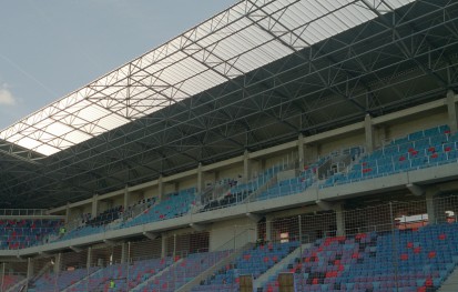 Policarbonat utilizat la un stadion DOTT GALLINA Exemple de utilizare a policarbonatului compact