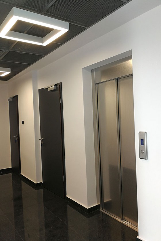 ELMAS Usa cabina ascensor placata cu inox - Ascensoare panoramice, electrice sau hidraulice ELMAS