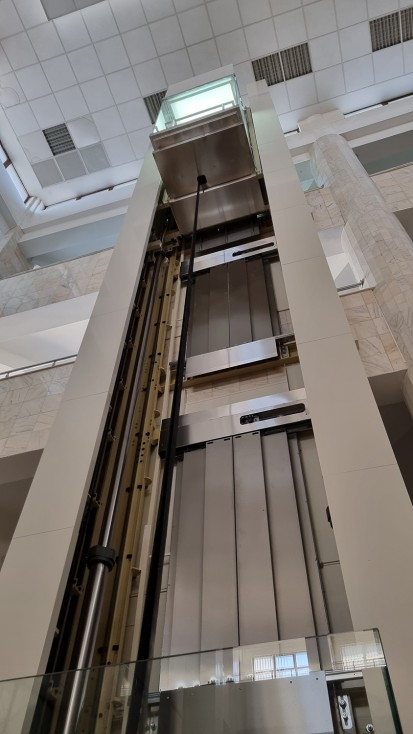 Ascensor hidraulic  Elmas pentru cladiri de birouri panoramic Elmas Ascensor hidraulic pentru cladiri de birouri
