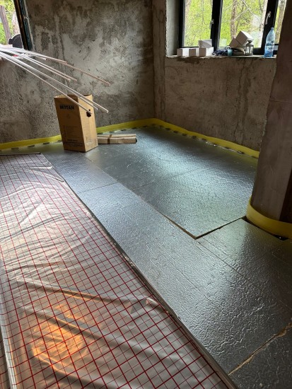 Sistem incalzire in pardoseala cu placi PIR Thermotop  (1) Termoizolatii din spuma poliuretanica (PIR) pentru constructii