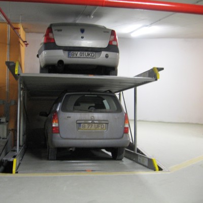 WÖHR Un autoturism parcat desupra celuilalt - Sisteme de parcare auto WÖHR