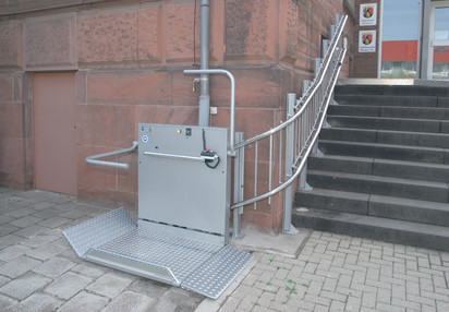 Platforma inclinata pentru persoane cu dizabilitati HIRO 320 - detaliu HIRO 320 Platforma inclinata pentru scari