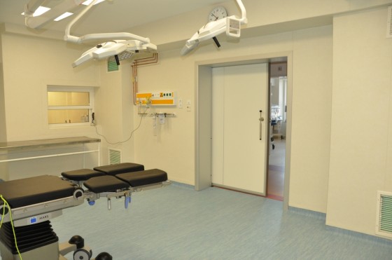 KADRA Salon medical cu usa ermetica KADRA - Usi automate, perfect ermetice pentru sectorul medical KADRA