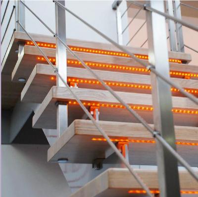 Scara din lemn LED-uri sub trepte EVENT CUBE Scari din lemn drepte sau balansate