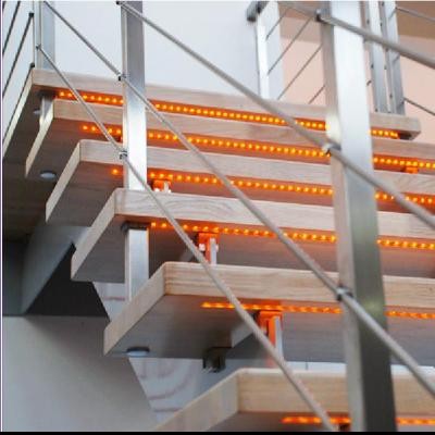 ESTFELLER Scara din lemn LED-uri sub trepte - Scari din lemn pentru interior si exterior ESTFELLER