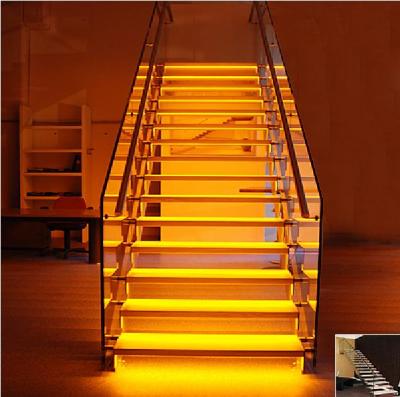 Scara din lemn cu LED-uri sub trepte EVENT LED Scari din lemn drepte sau balansate