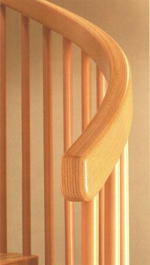 ESTFELLER Scara in spirala cu trepte din lemn masiv - detaliu balustrada - Scari din lemn