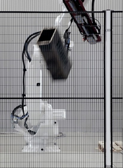 Panouri speciale pentru securitatea liniilor industriale - detaliu Garduri pentru spatii de protectie a robotilor sau