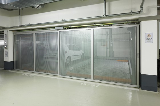 KLAUS Sistem de parcare semi-automat cu portile glisante inchise - Sisteme de parcare automate si semi-automate