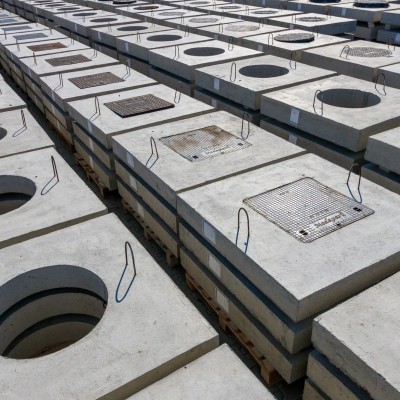 ELIS PAVAJE Vedere de aproape - capace necarosabile rectangulare - Guri de scurgere pentru colectarea apelor