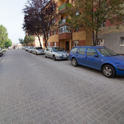 ELIS PAVAJE Detaliu strada pavata cu pavaj dublu T t10 - Pavele si borduri din beton
