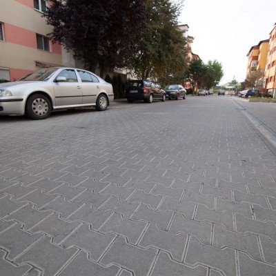 ELIS PAVAJE Detalii strada pavata cu pavaj dublu T t10 - Pavele si borduri din beton