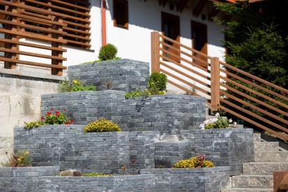 Amenajare curte cu Jardiniera Combi Combi Jardiniera
