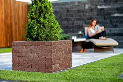 Amenajare curte cu Jardiniera Quadra Quadra Jardiniera