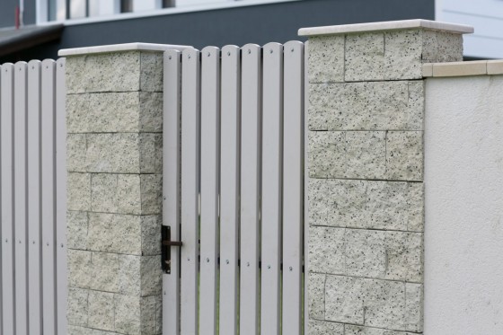 ELIS PAVAJE Element stalp Siena - detaliu - Garduri modulare din beton vibropresat ELIS PAVAJE
