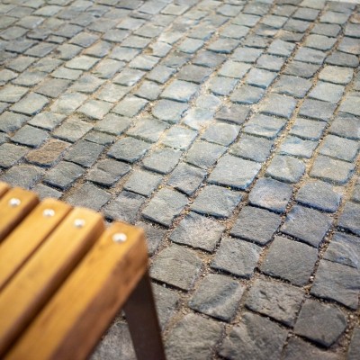 ELIS PAVAJE Curte pavata cu piatra cubica - Pavele borduri din piatra cubica pentru pavaje cu