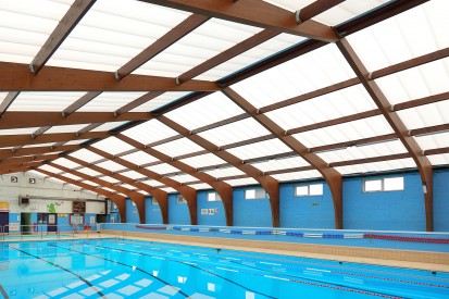 Acoperis piscina realizat din panouri din policarbonat - Hythe Swimming Pool Sisteme modulare din policarbonat structurat