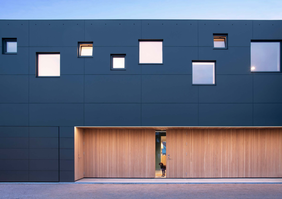 Pagina 3- Fatada ventilata din fibrociment SWISSPEARL SWISSPEARL Catalog, brosura Engleza tion –
We Build...