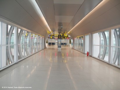 Placare interioara cu panouri compozite din aluminiu - Aeroport-Otopeni Placare interioara ALUCOBOND Aeroport-Otopeni