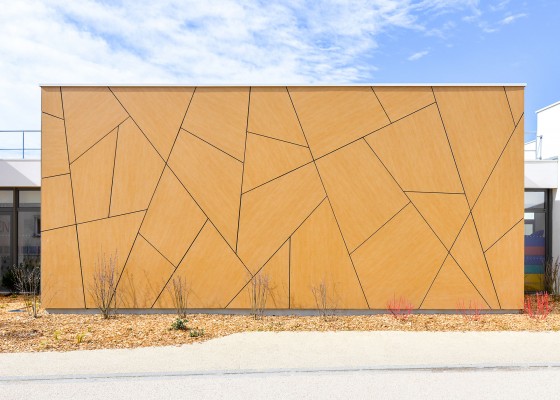 ABET LAMINATI Placare fatada HPL compact imitatie lemn MEG cladire ZEY - Panouri din HPL compact