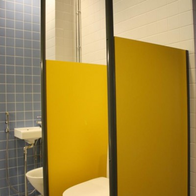 GEPLAST Placi HPL pentru compartimentari sanitare vazute de aproape - Placi HPL pentru compartimentari cabine sanitare