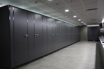 Exemplu de compartinemtare a cabinei de toaleta cu placi HPL Placi HPL pentru compartimentari cabine sanitare