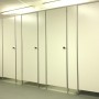 Cabina de toaleta compartimentata cu placi HPL