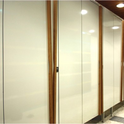 GEPLAST Placi HPL pentru compartimentari sanitare vazute de aproape - Placi HPL pentru compartimentari cabine sanitare
