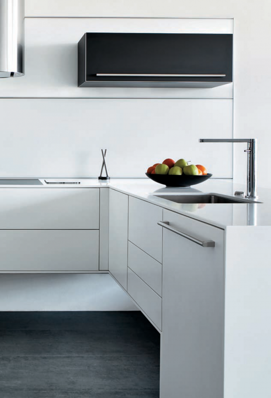 Pagina 16-Interioare realizate cu placi minerale CORIAN® Solid Surface  CORIAN® Solid Surface Catalog,...