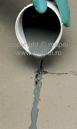 MAPEI Eporip fisuri aplic - Rasini injectabile pentru repararea structurilor din beton MAPEI