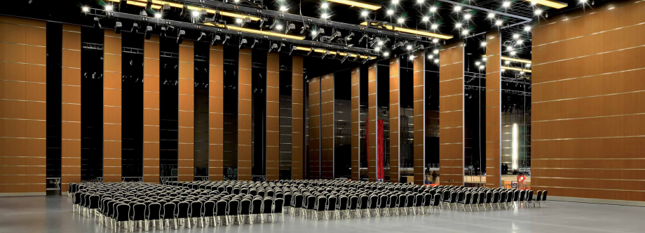 Pagina 4-Catalog -Pereti mobili-Hufcor MoVista HUFCOR Catalog, brosura Engleza 

JAPAN: Komatsu Ishikawa...