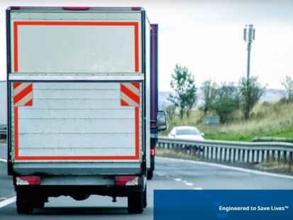 Camion cu steag reflectorizant ORALITE Truck Flags Steaguri reflectorizante pentru marcajul camioanelor