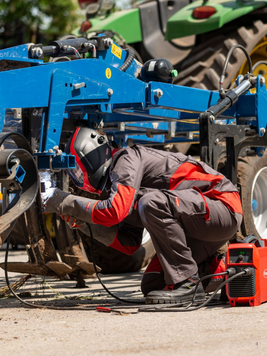 Pagina 3-Echipament sudura cu electrozi SEI FRONIUS FRONIUS Ignis 150 Catalog, brosura Romana 0), respectiv 8...