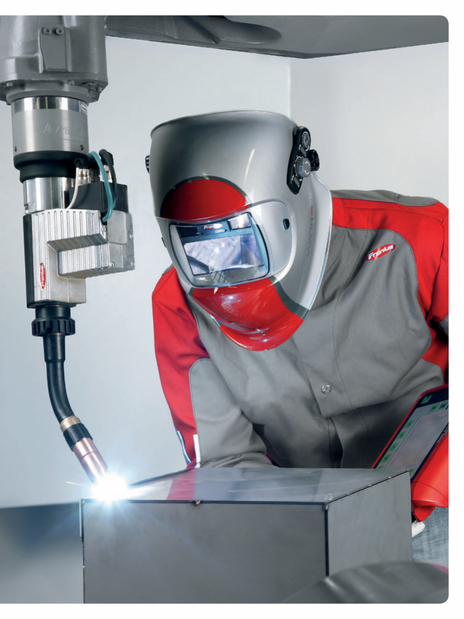 Pagina 3-Echipament sudura MIG/MAG  FRONIUS Transpuls Synergic 4000 Catalog, brosura Romana ând materialul...