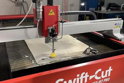 Detalii echipament  CNC de taiere cu apa Swift-Jet Pro Echipament CNC de taiere cu apa