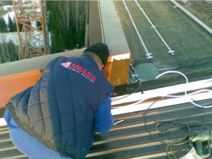 Montare cabluri degivrare si anti-inghet pentru acoperis Hotel Brasov