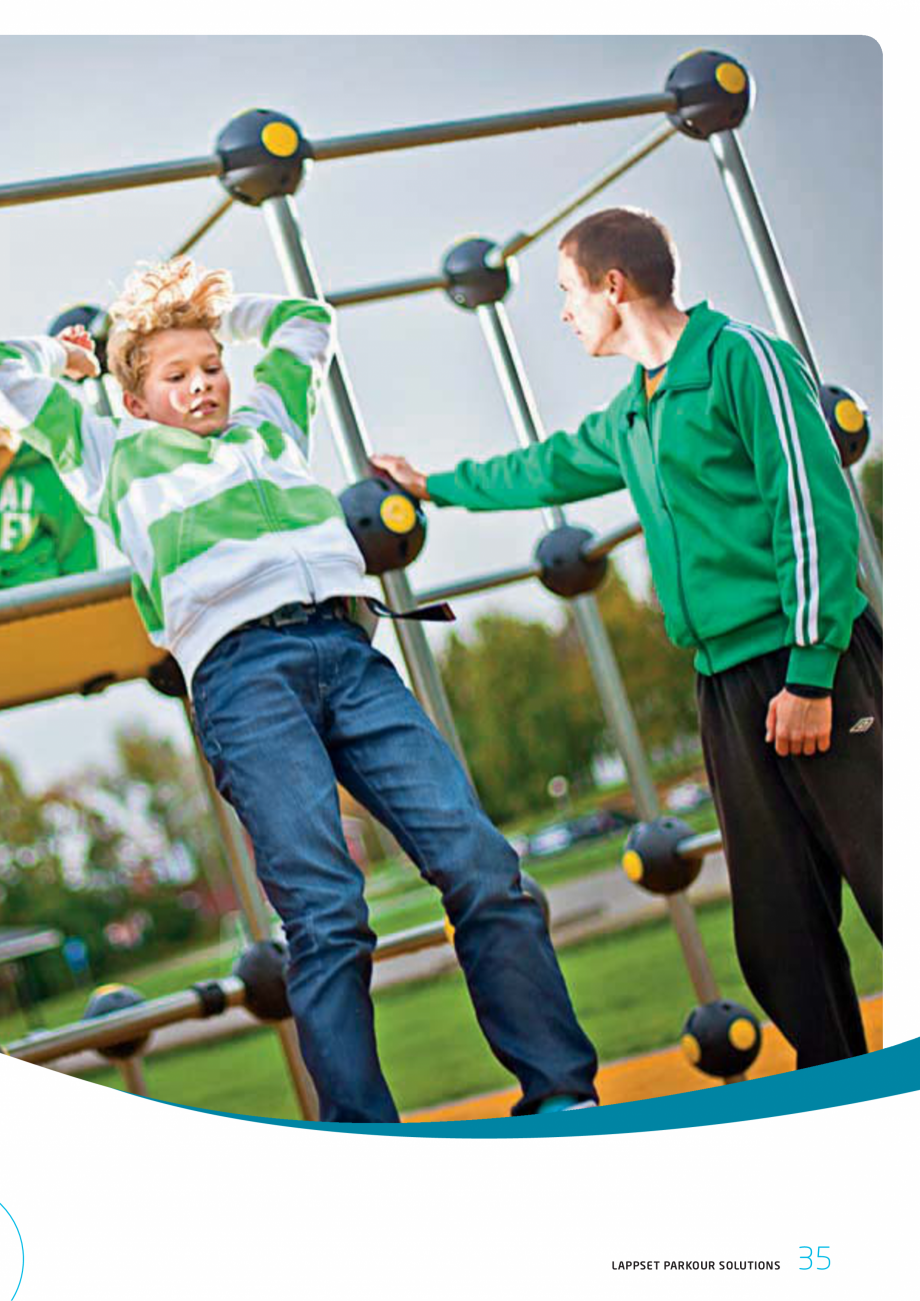 Pagina 35-Echipamente si solutii pentru Parkour  LAPPSET CLOXX Catalog, brosura Engleza 