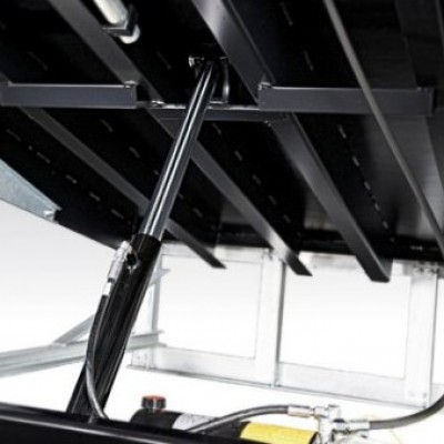 STERTIL Rampa hidraulica cu trapa rabatabila - Sisteme de andocare pentru camioane  STERTIL
