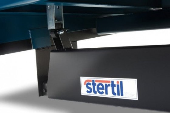 STERTIL Rampa hidraulica cu trapa telescopica - Sisteme de andocare pentru camioane  STERTIL