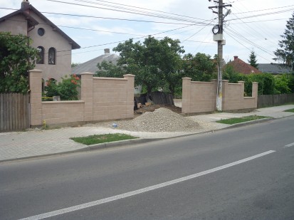 Gard din beton - vedere dinspre strada Spalat Garduri din beton - lucrari 2015
